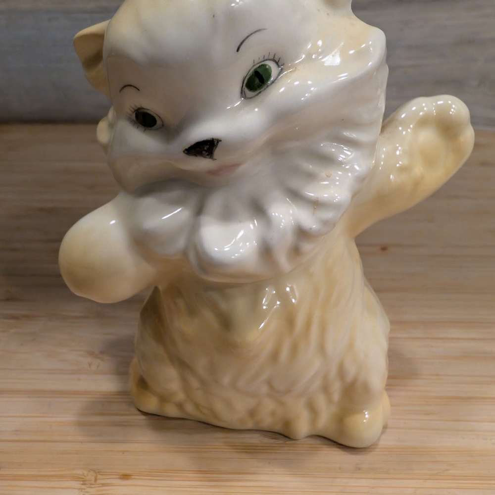 Ceramic Cat Figurine - Cream
